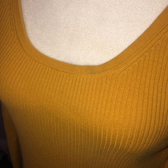 Moda international scoop neck sweater by - Picture 3 of 3